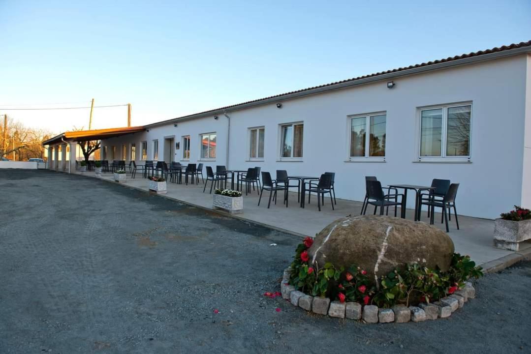 Hotel La Puerta De Arzúa Eksteriør billede